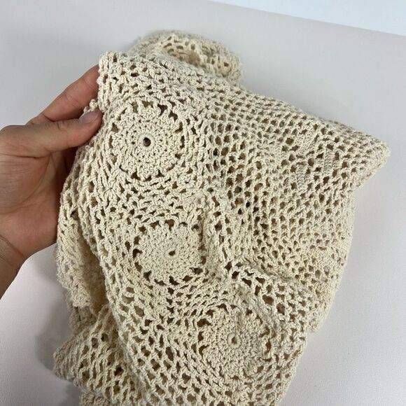 Vintage table doiley crocher big 26" Diameter - Picture 5 of 7